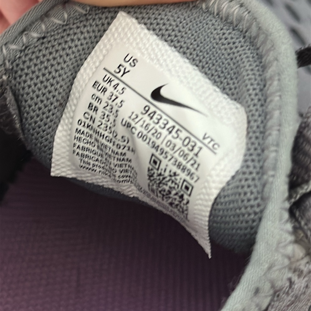 Nike Air Max 270 Women’s
SIZE 5
Smoke Grey & Hyper Pink - Picture 14 of 15